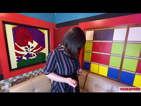 ❤️ ትልቅ ቲቶች ያለው ጃፓናዊ ኩቲ ከወሲብ አሻንጉሊቶች ጋር ማስተርቤሽን ያደርግና ኦርጋዜም አለበት። በቃለ ምልልሷ ስለ ብልግና ልምዷ ትናገራለች። ግዙፍ ጡቶች እና ፀጉራማ እምሴ ጮክ ብለው እያቃሰቱ። ኦሳካፖርን ❤❌ በቤት የተሰራ የወሲብ ፊልም